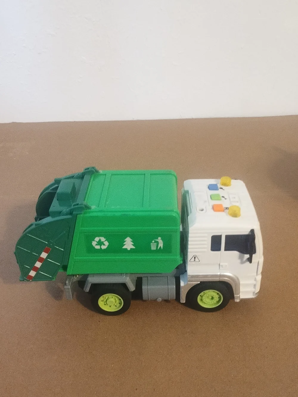 Wenyi Purifier Garbage Recycle Sanitation Truck 1:20 tested work LIGHTS UP SOUND
